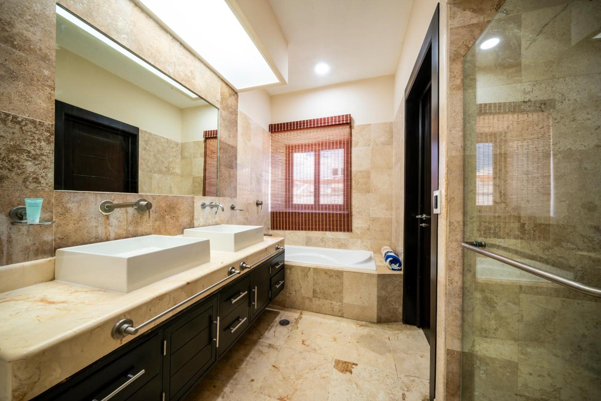 Beachfront 1 Bedroom Condo - El Faro, Surf 407 Playa del Carmen Exterior photo
